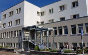 Hus up Dün